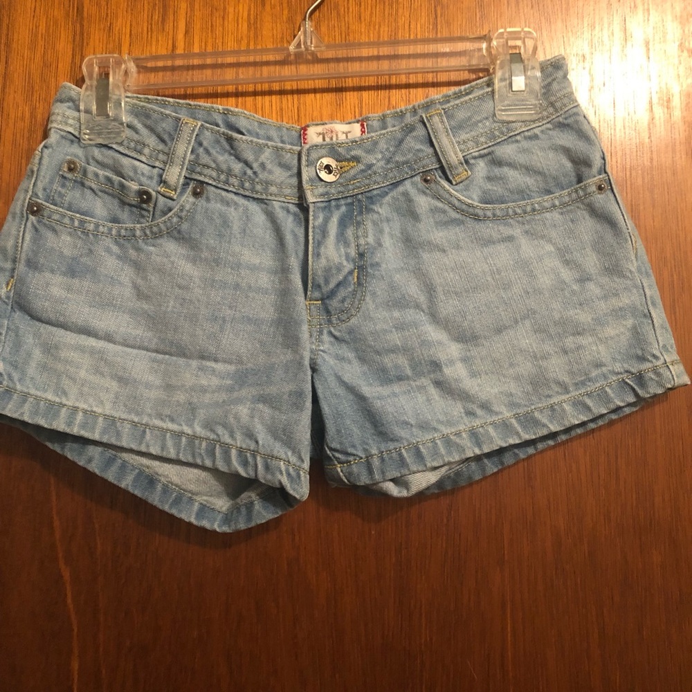 Tilt brand denim shorts. Juniors size 1. Barely worn.  Excellent condition.